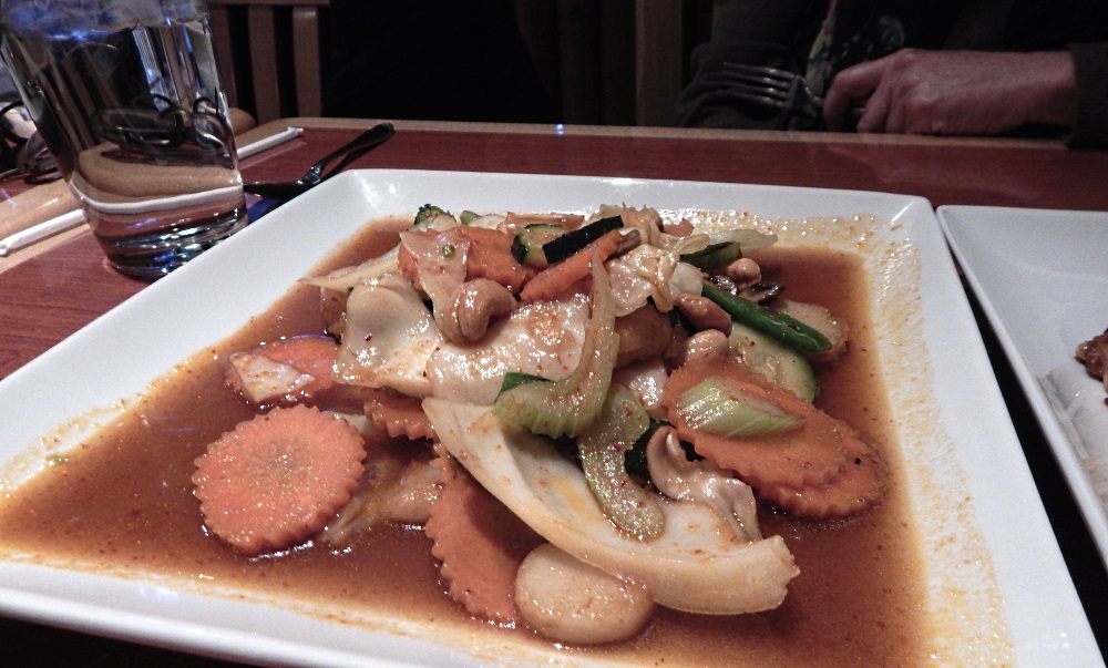 Golden Buddha Thai Fishkill Cashew Nut Vegeies in Thai Curry Sauce