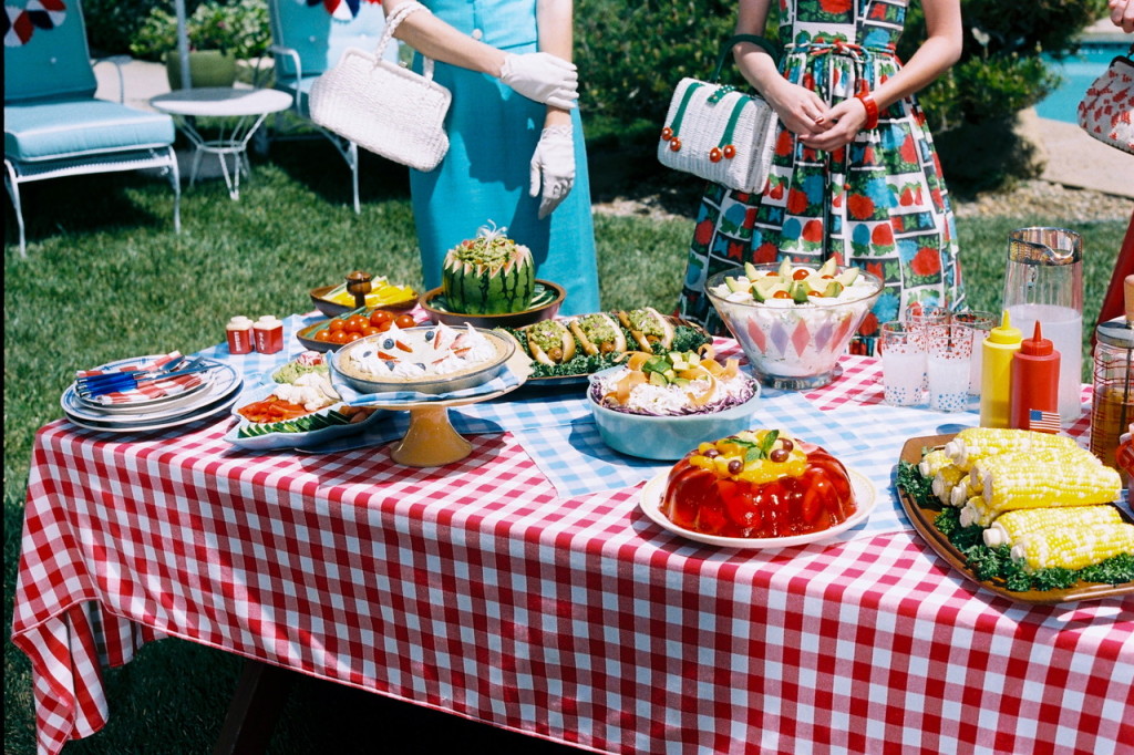 50th-bbq-table