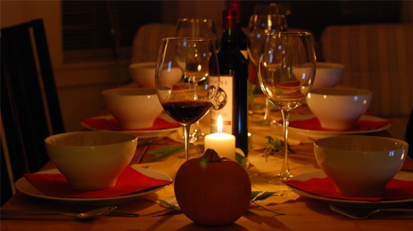Thanksgiving-table-and-wine