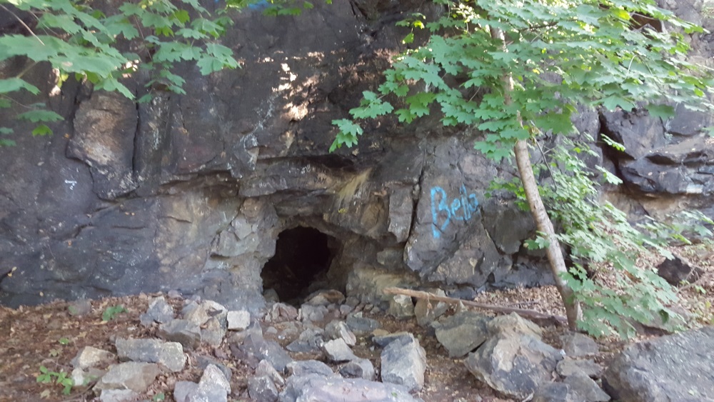 little-stony-pont-beach-cold-spring-cave
